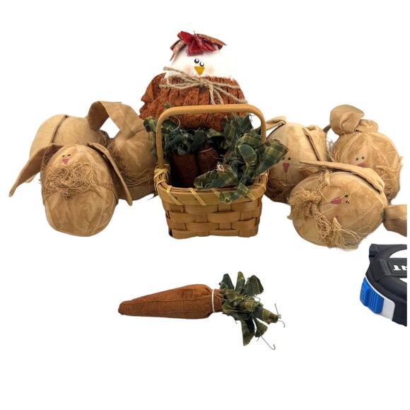 Easter Bunny And‎ Chicken With Carrots And Basket Set - Picture 6 of 10